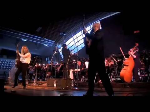 Therion The Miskolc Experience com músicos de orquestra
